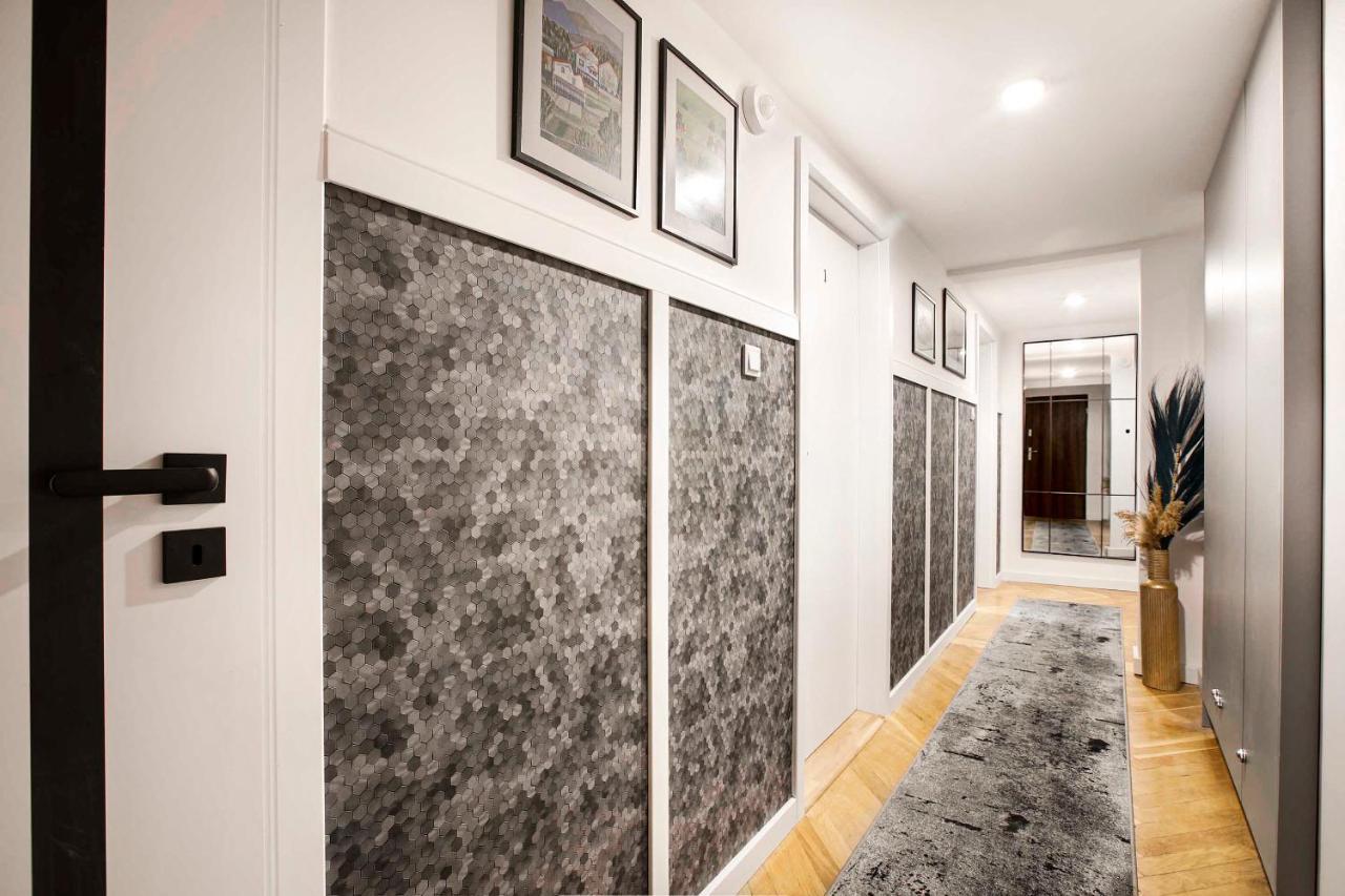 Charming With Kitchen - Old Town, Main Station Appartement *
