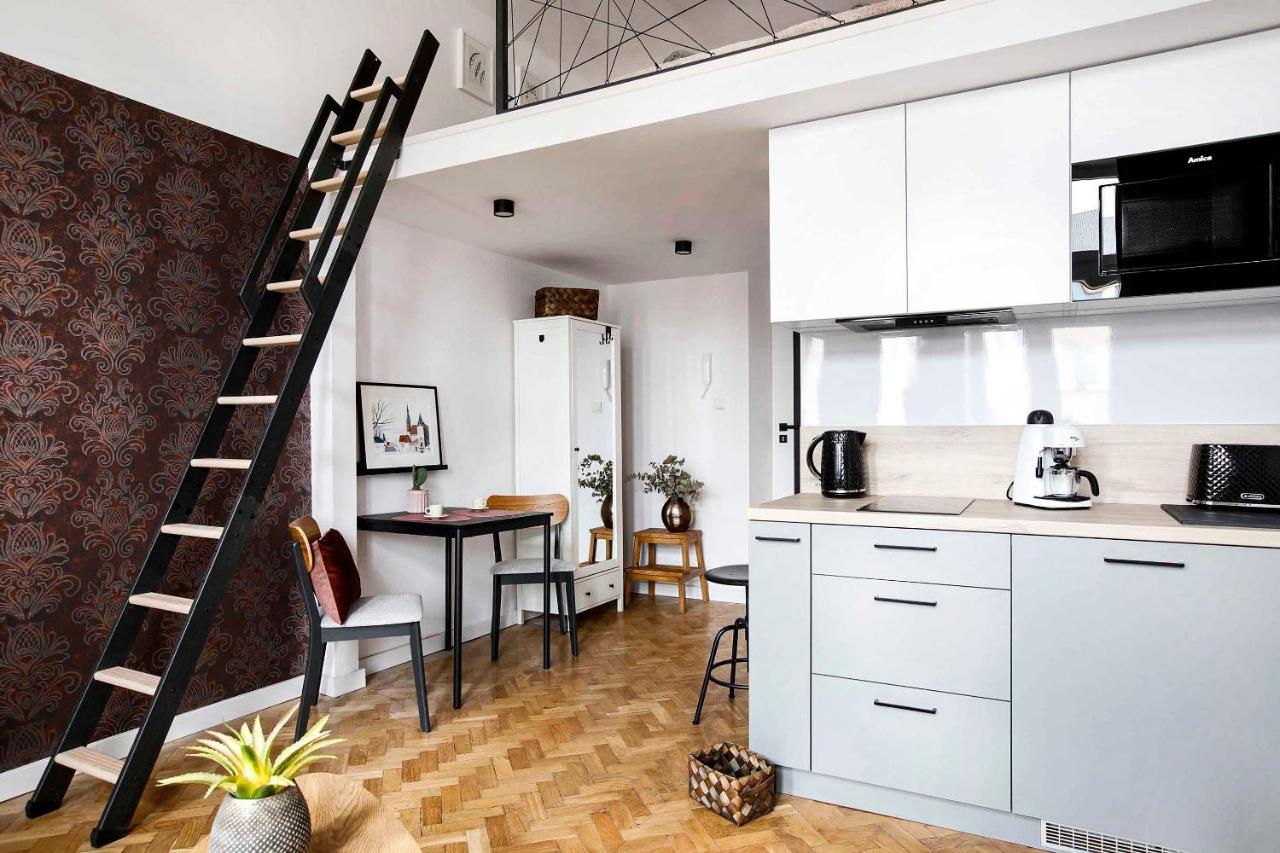 Charming With Kitchen - Old Town, Main Station Appartement
