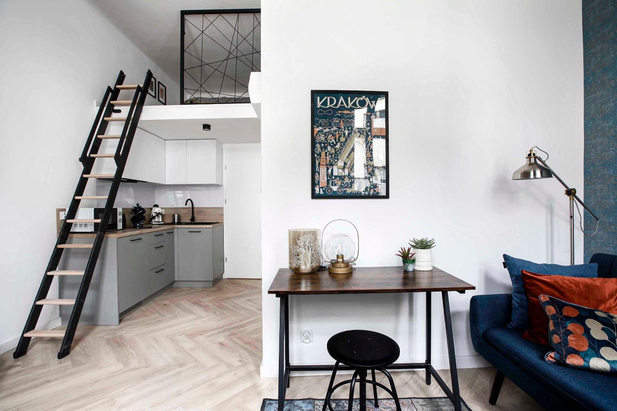 Charming With Kitchen - Old Town, Main Station Appartement *